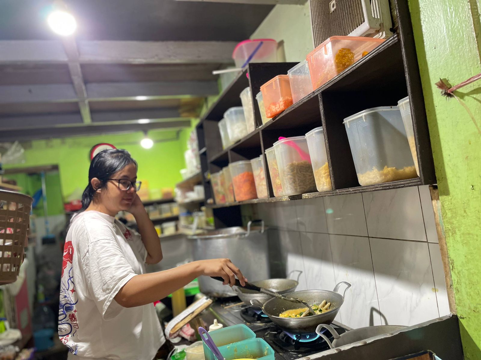 Seblak Teh Ida: Hidden Gem di Gang Apandi Braga yang Jadi Buruan Wisatawan