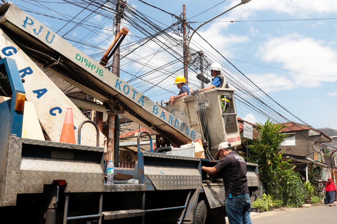Bandung Kian Terang, Dishub Targetkan Bandung 798 Tiang PJU di 2026