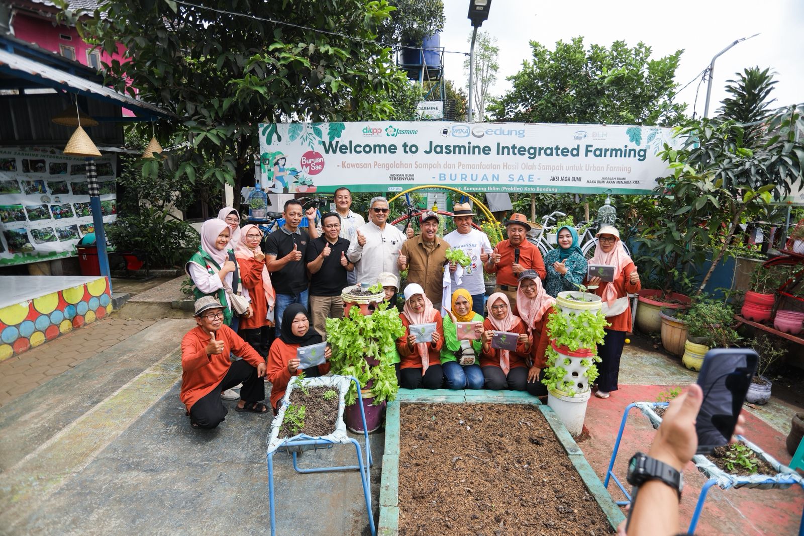 Kunjungi Jasmine Integrated Farming, Irfan Hakim Apresiasi Warga Antapani Kelola Sampah Mandiri