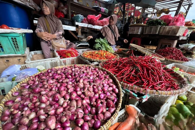 PIHPS: Harga Cabai Rawit Rp65.750 Per Kg, Daging Ayam Rp31.950 Per Kg