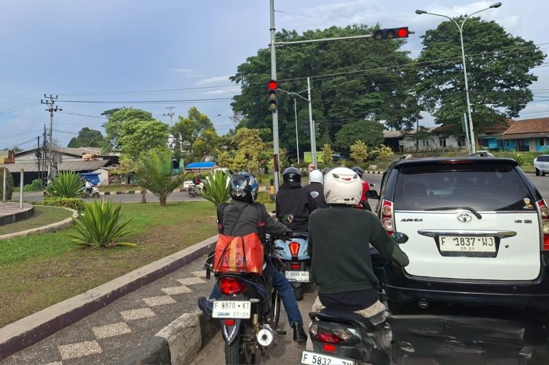 H-7 Lebaran, Kendaraan Pemudik Mulai Padati Jalur Cianjur