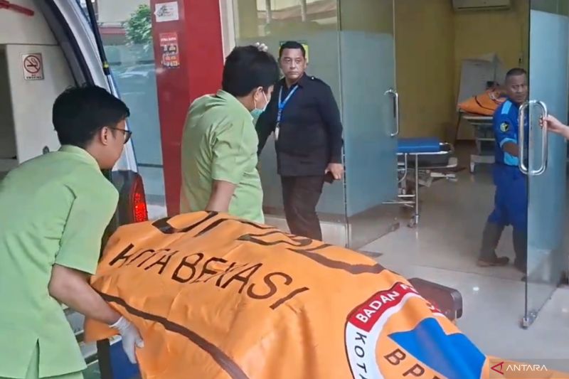 RS Polri Kramat Jati Identifikasi 10 Kantong Jenazah Korban Tabrakan KRL