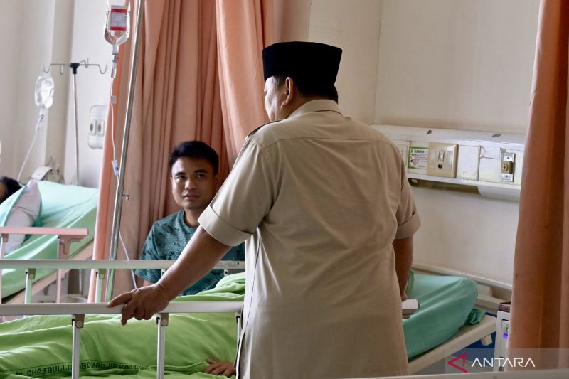 Presiden Jenguk Korban Kecelakaan Kereta di Bekasi, Perintahkan RS Berikan Perawatan Maksimal