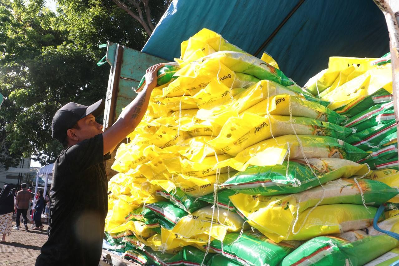 Pemkot Bandung Salurkan Beras dan Minyak Goreng ke 146.232 Penerima