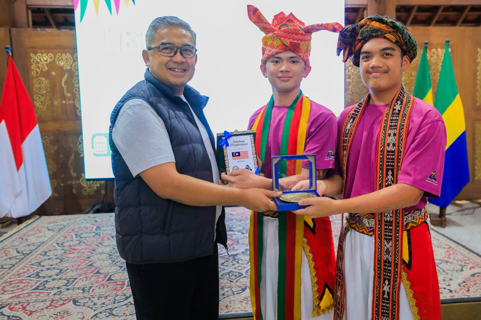 Kota Bandung Jadi Pusat Pertukaran Budaya Dunia, West Java Fun Folk Festival Satukan Persahabatan Antarnegara