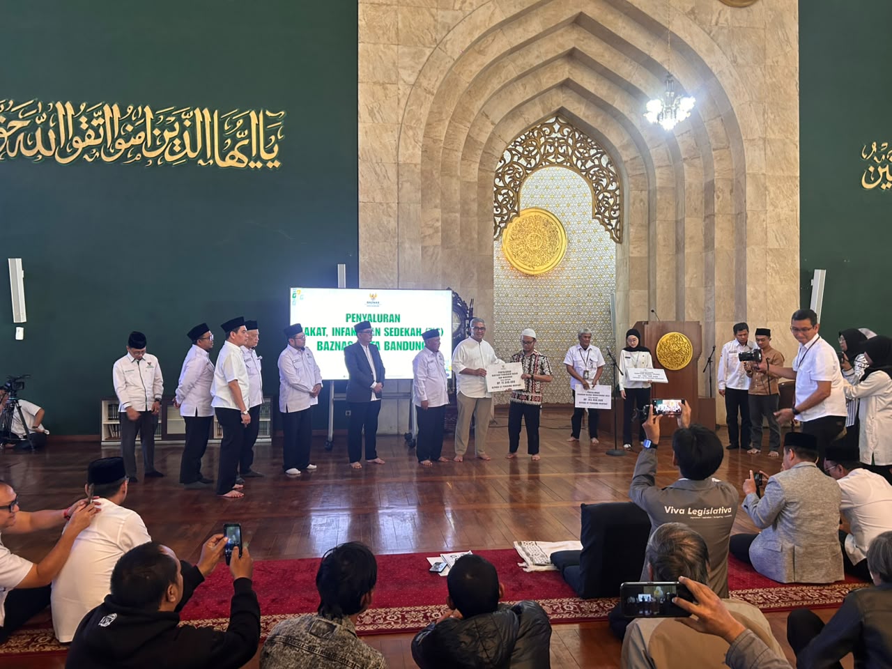 Farhan Ajak Warga Bandung Jadikan Zakat Instrumen Kesejahteraan