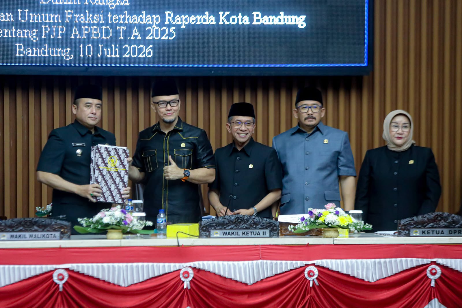 Jawab Pandangan Fraksi, Pemkot Bandung Paparkan Program Lingkungan hingga Transportasi