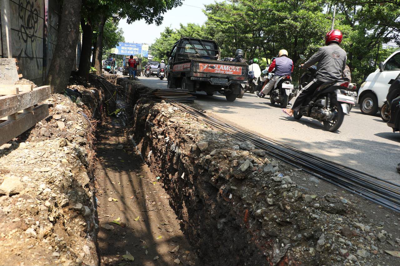 Kota Bandung Kian Berbenah! Pemkot Genjot 79 Proyek Drainase dan Trotoar Jelang Musim Hujan