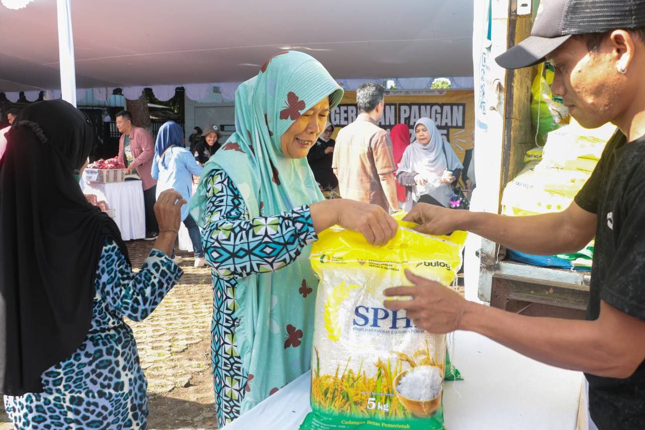 Pemkot Bandung Gelar Gerakan Pangan Murah di Cibeunying Kidul, Beras SPHP Dijual Rp60 Ribu per 5 Kg